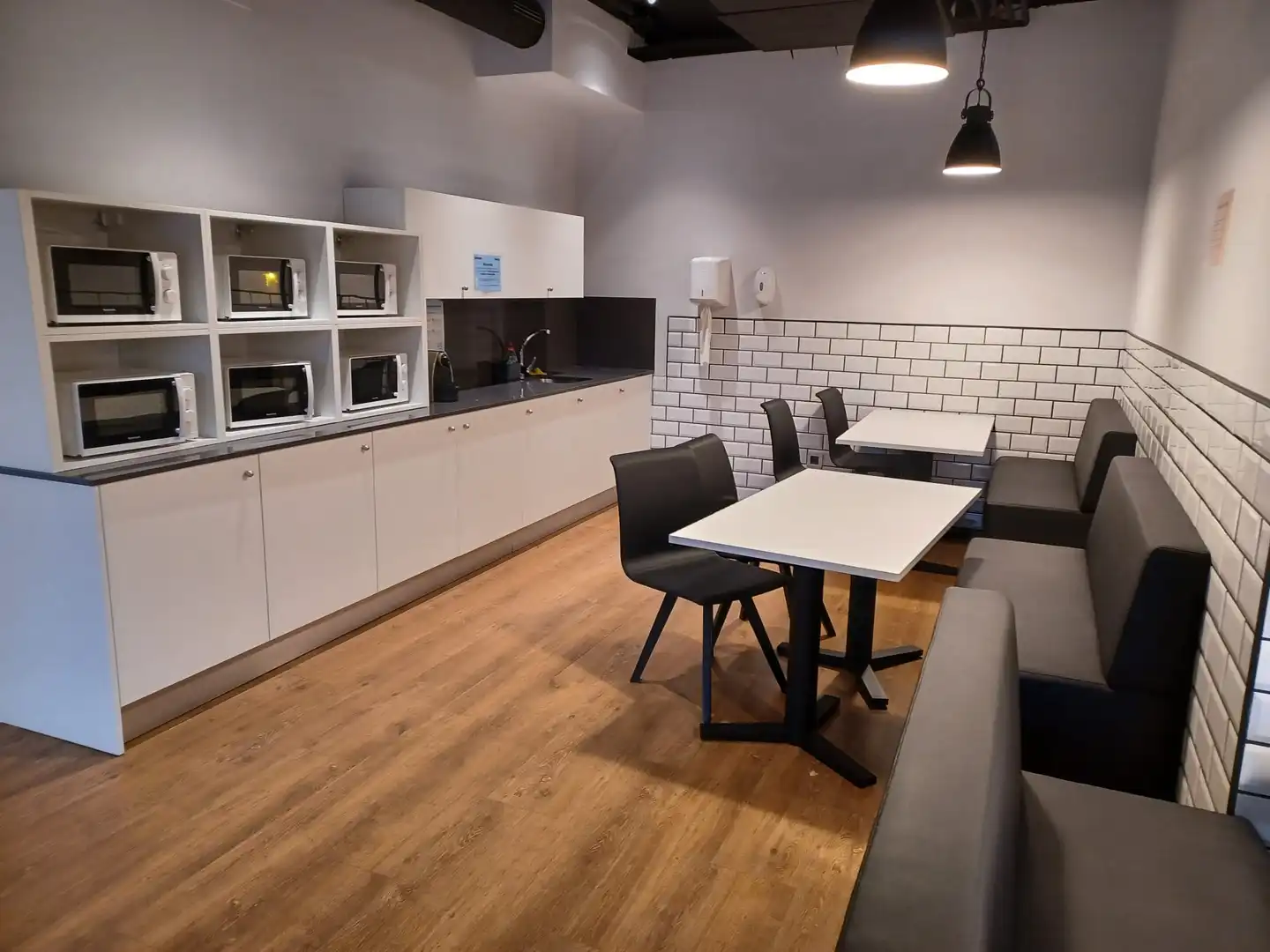 Cocina de Oficina de alquiler en Valladolid con Aire acondicionado y Calefacción