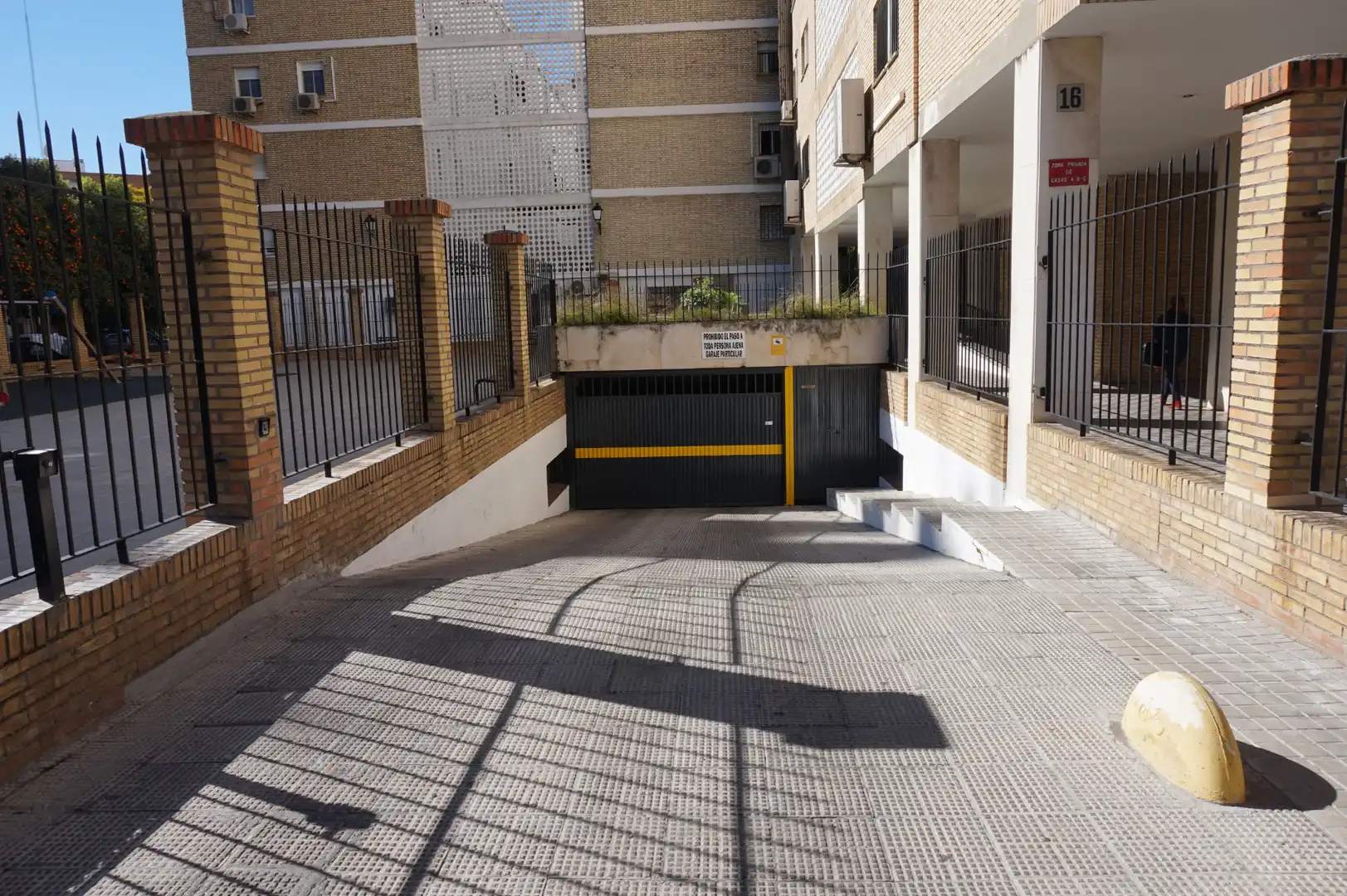 Parking of Garage for rent in Sevilla