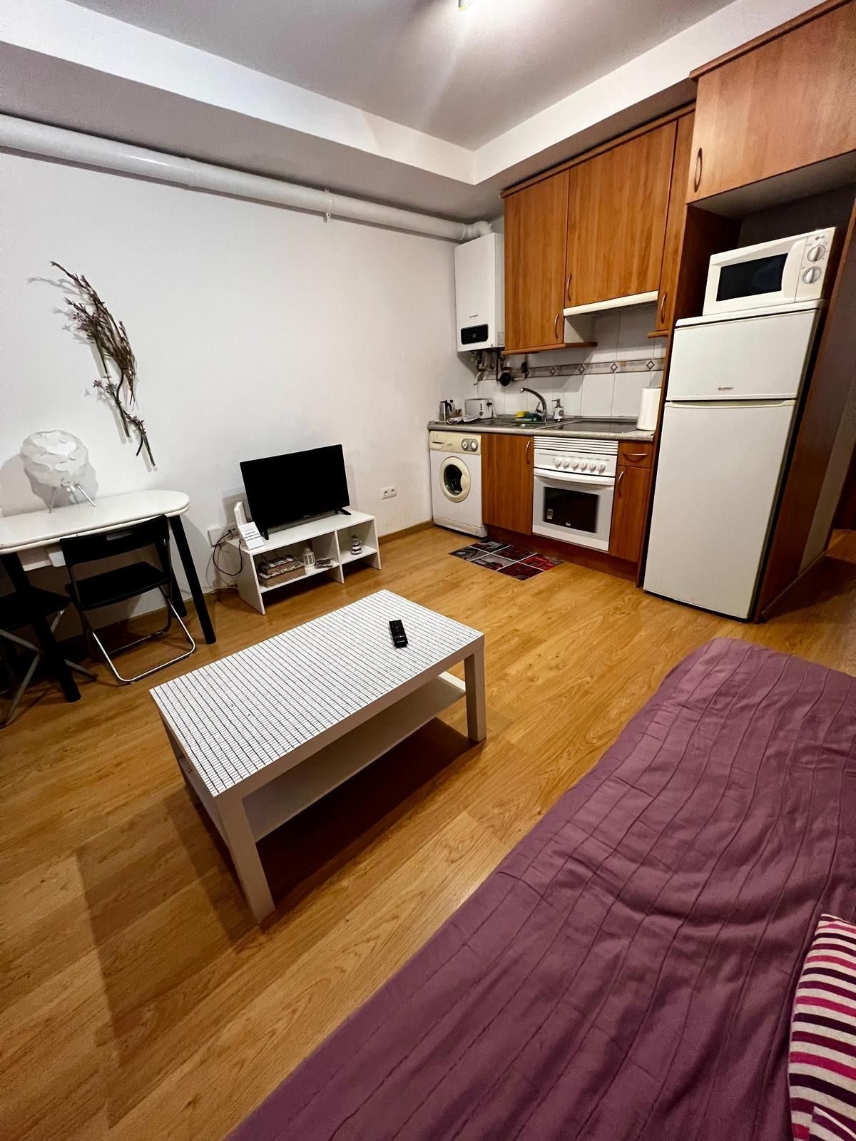 Living room of Flat for sale in  Zaragoza Capital  with Heating, Terrace and Furnished