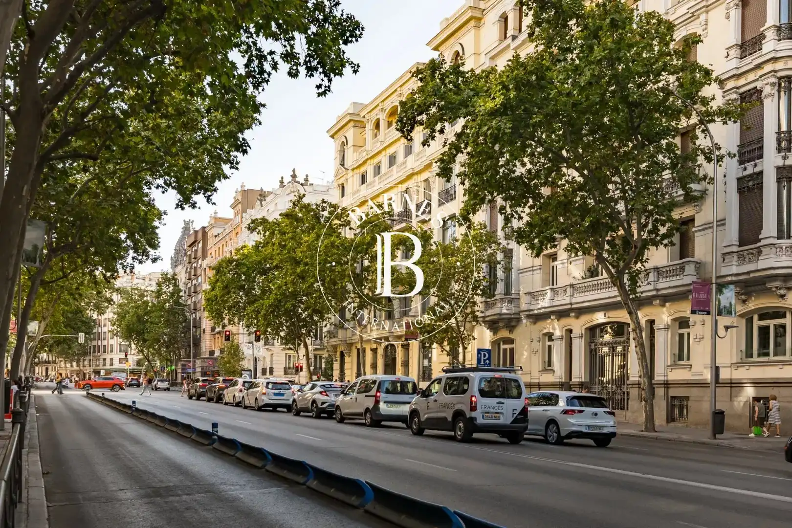 Außenansicht von Wohnung zur Miete in Madrid mit Klimaanlage, Heizung und Ofen