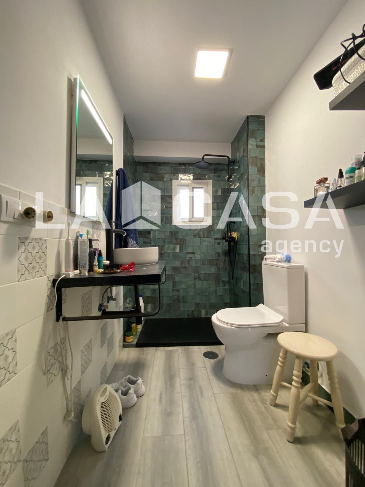 Bathroom of Flat for sale in Dos Hermanas