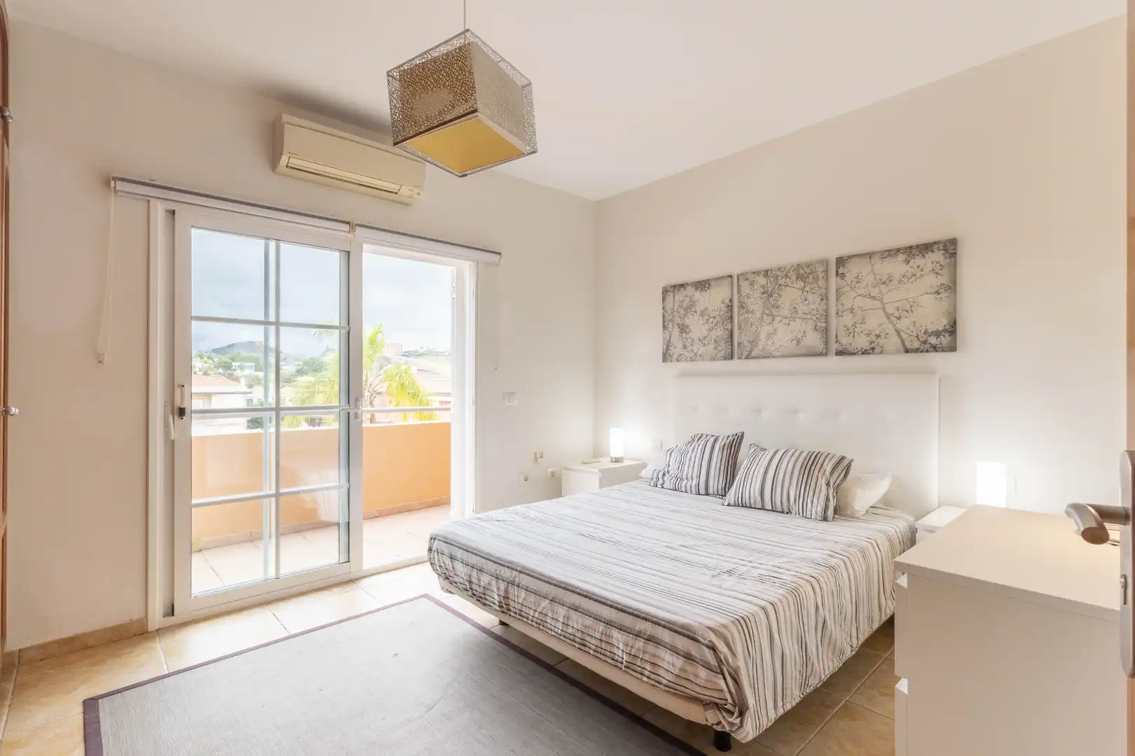 Schlafzimmer von Einfamilien-Reihenhaus zum Verkauf in Puerto de la Cruz mit Klimaanlage, Heizung und Privatgarten