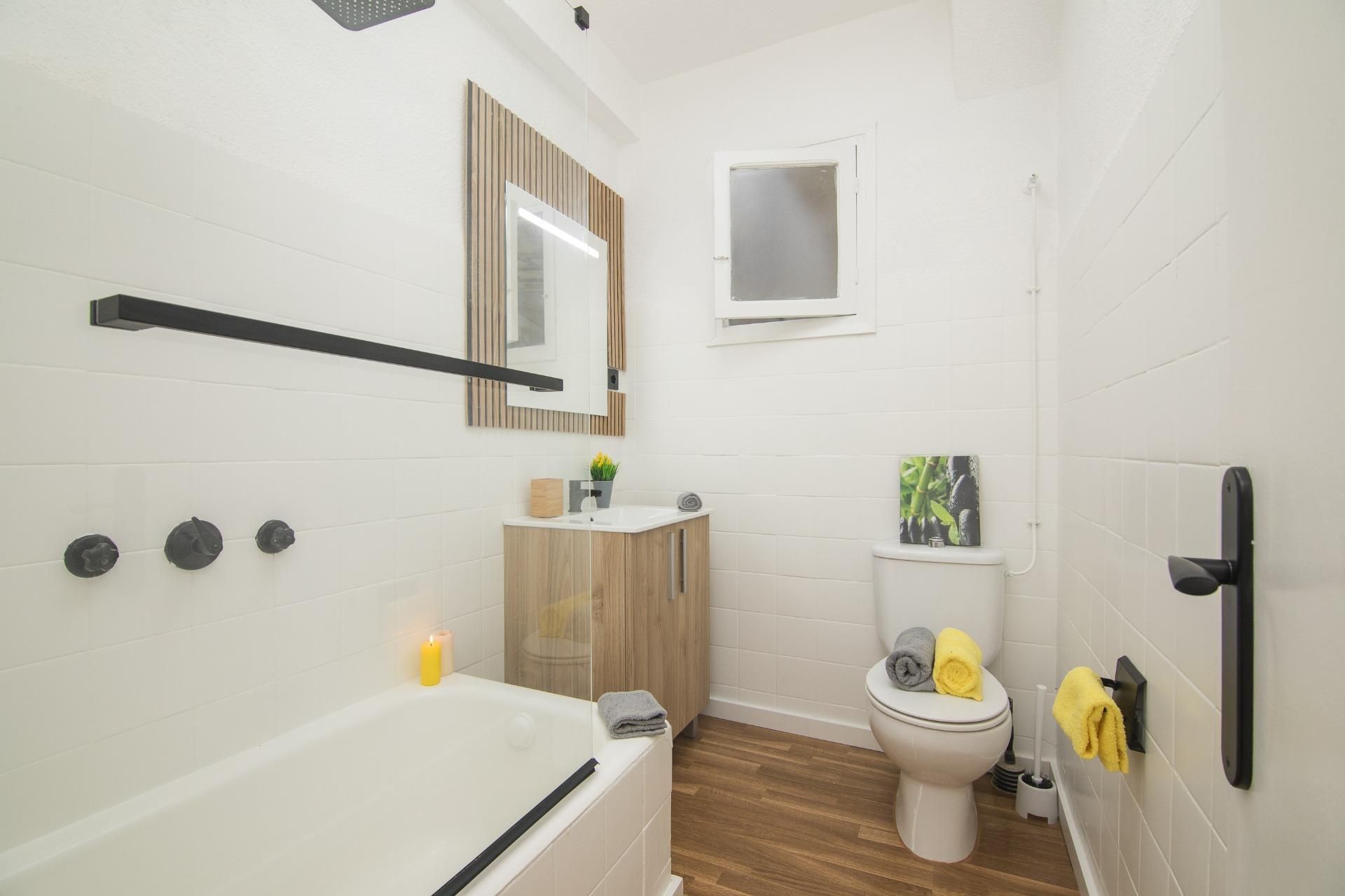 Bany de Pis en venda en Elche / Elx amb Balcó