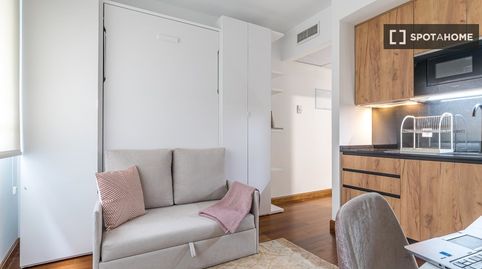 Photo 2 of Flat for rent in Almagro, Madrid Capital