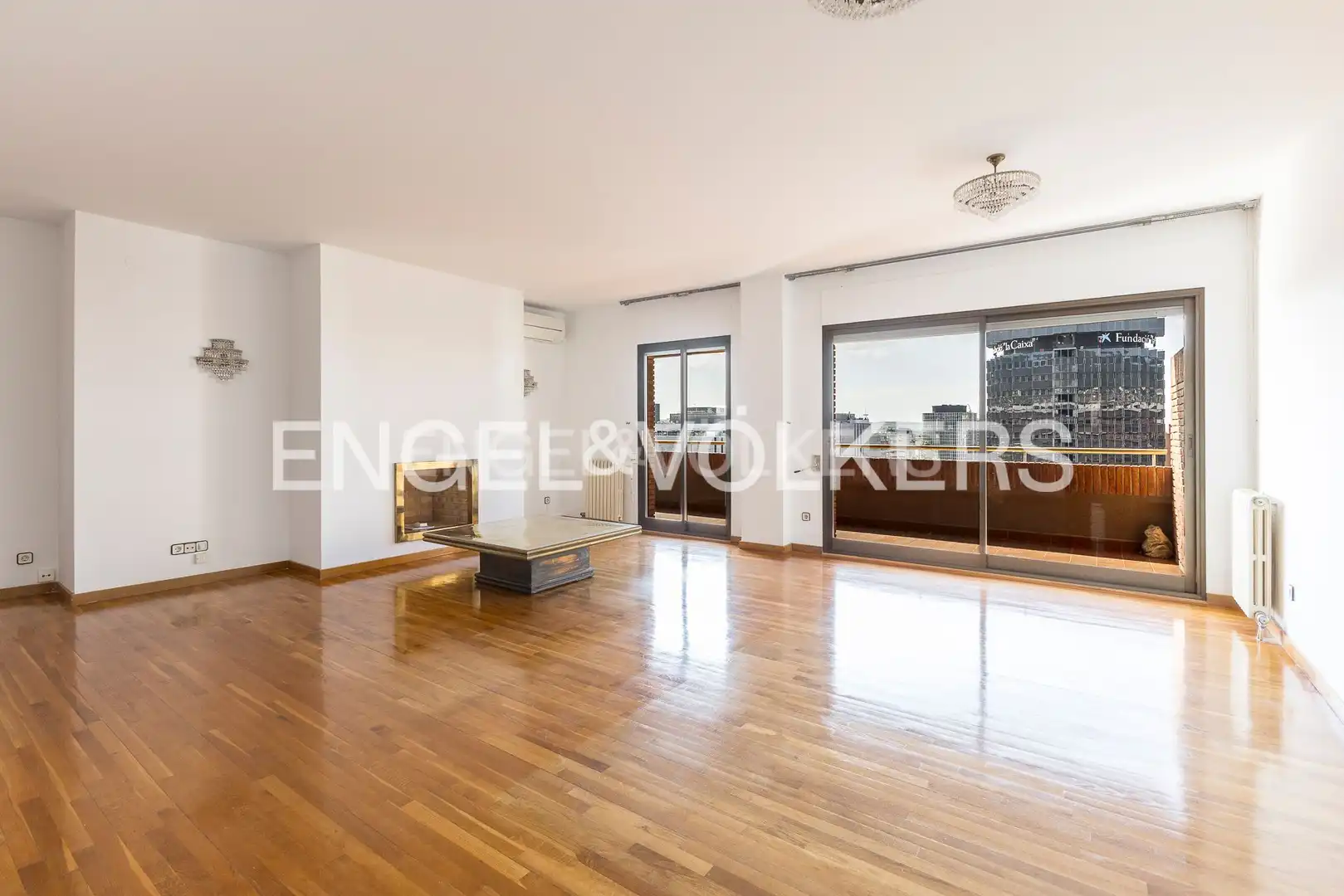 Sala d'estar de Pis en venda en Barcelona amb Aire condicionat, Calefacció i Jardí privat