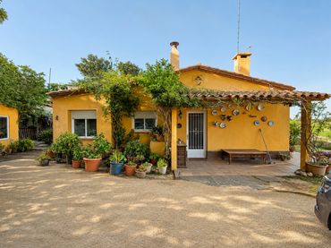Maison rustique avec jardin à vendre à Canafort - El Puntó