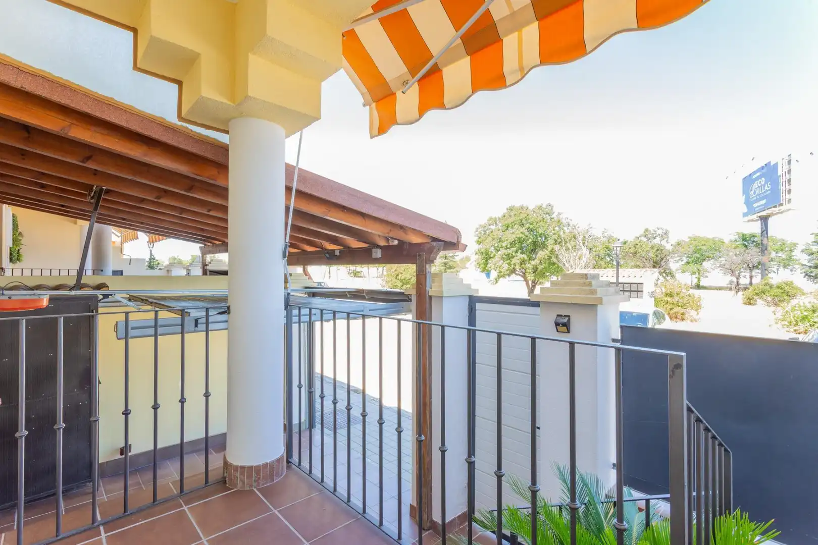 Terrassa de Casa adosada en venda en Alhendín amb Moblat i Piscina comunitària