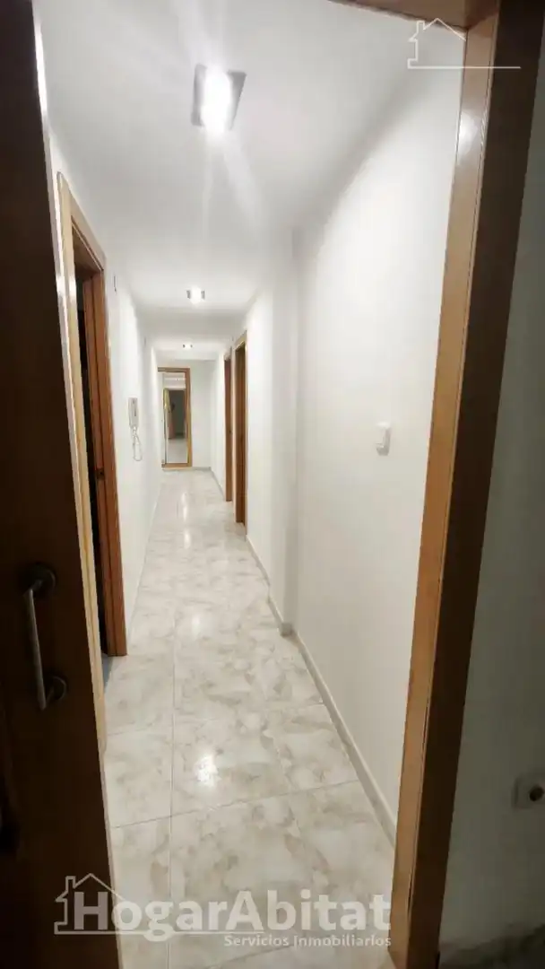 Flat for sale in Valencia  with Air Conditioner, Heating and Balcony