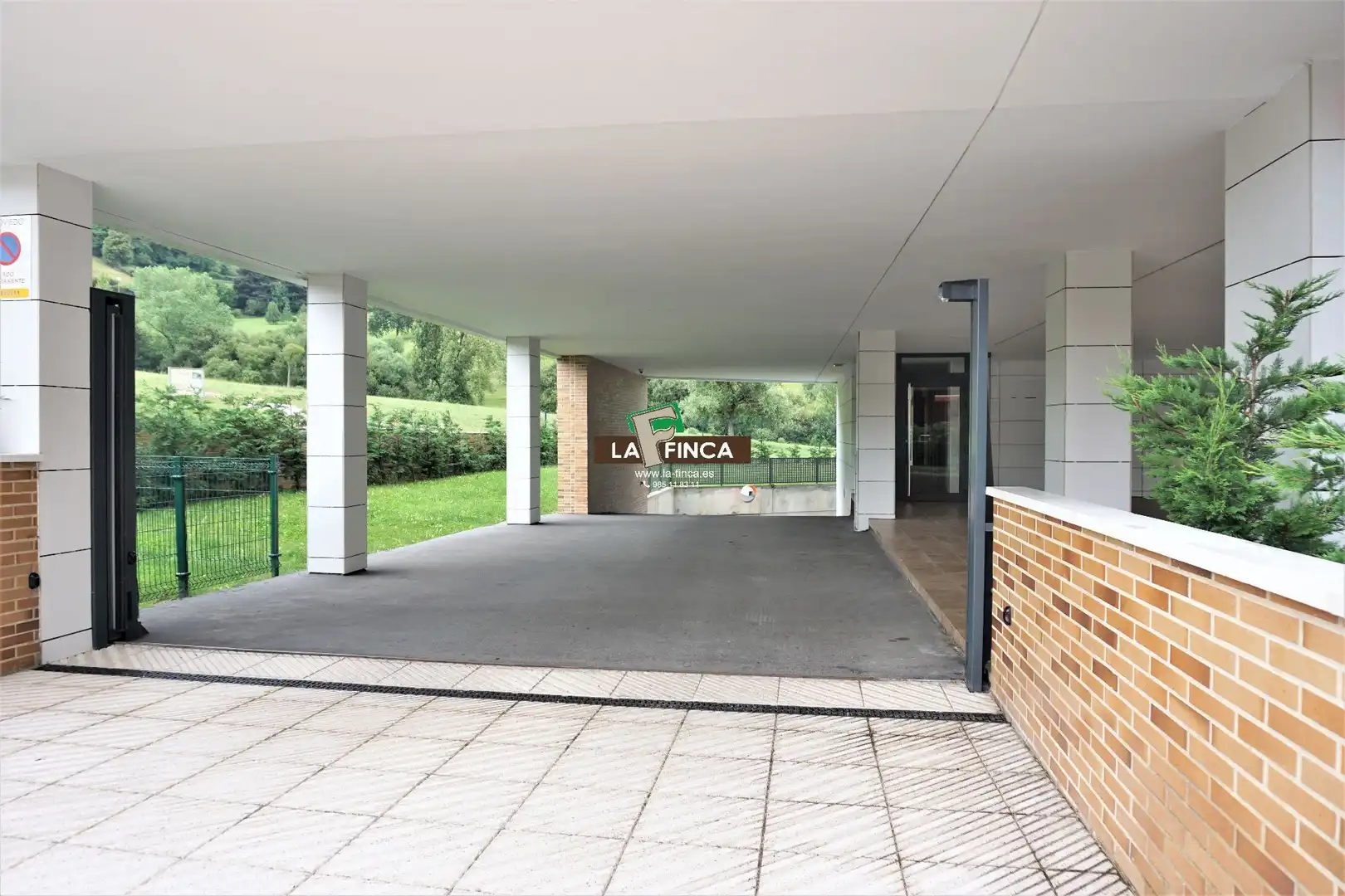 Garage for sale in Oviedo 