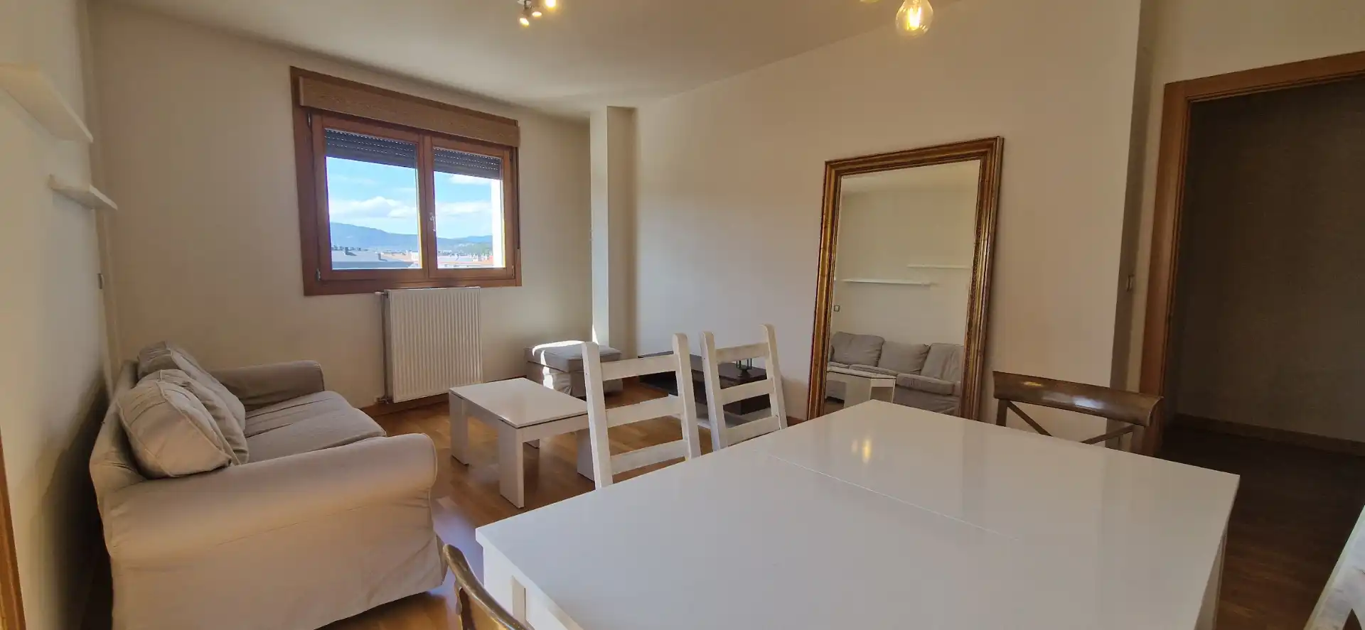 Comedor de Piso en venta en Aranguren con Calefacción, Parquet y Trastero