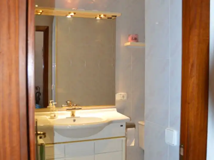 Baño de Piso en venta en Vitoria - Gasteiz con Terraza y Balcón