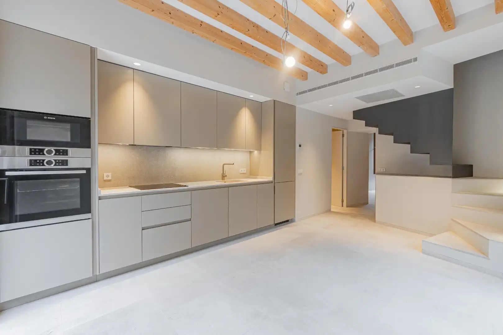 Küche von Einfamilien-Reihenhaus zum Verkauf in Mancor de la Vall mit Klimaanlage, Heizung und Terrasse