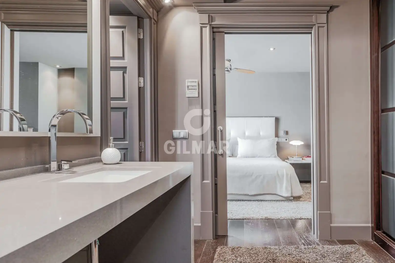 Habitación de Casa o chalet en venta en Bormujos con Calefacción, Jardín privado y Piscina