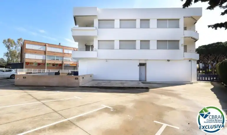Vista exterior de Piso en venta en Llançà con Calefacción, Jardín privado y Terraza
