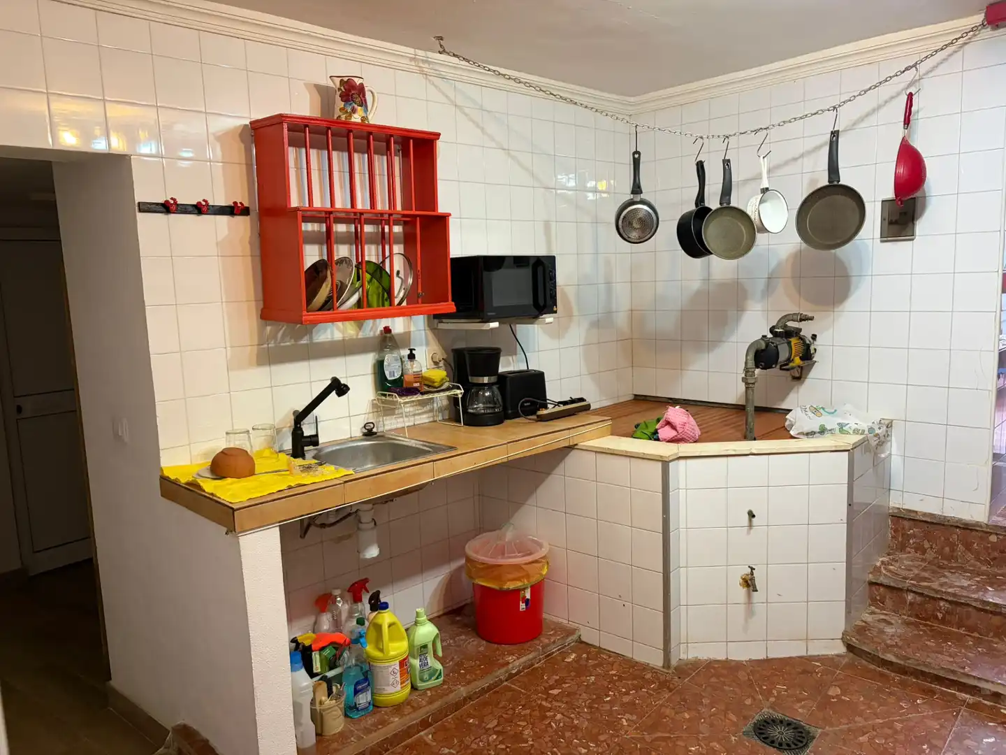 Küche von Country house zur Miete in Rute mit Privatgarten, Schwimmbad und Möbliert