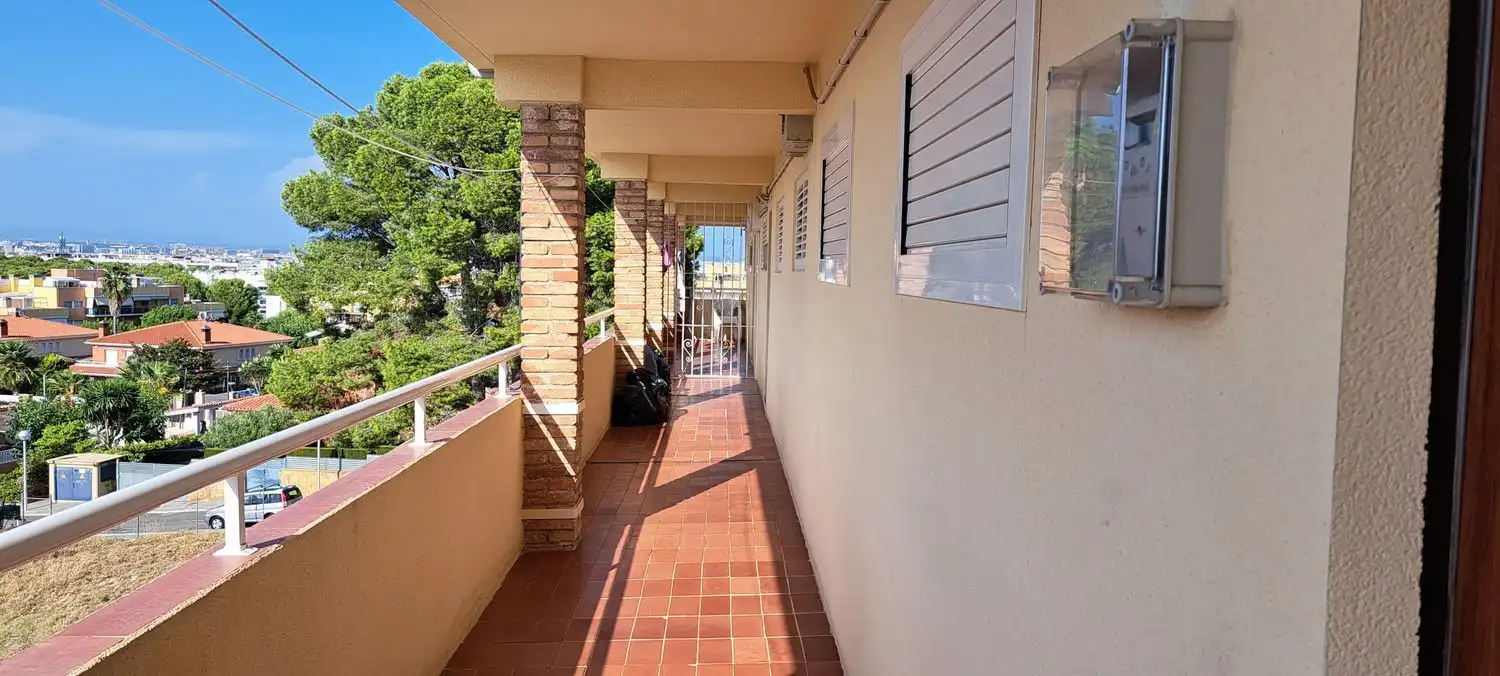 Wohnung zum Verkauf in Salou mit Klimaanlage und Terrasse