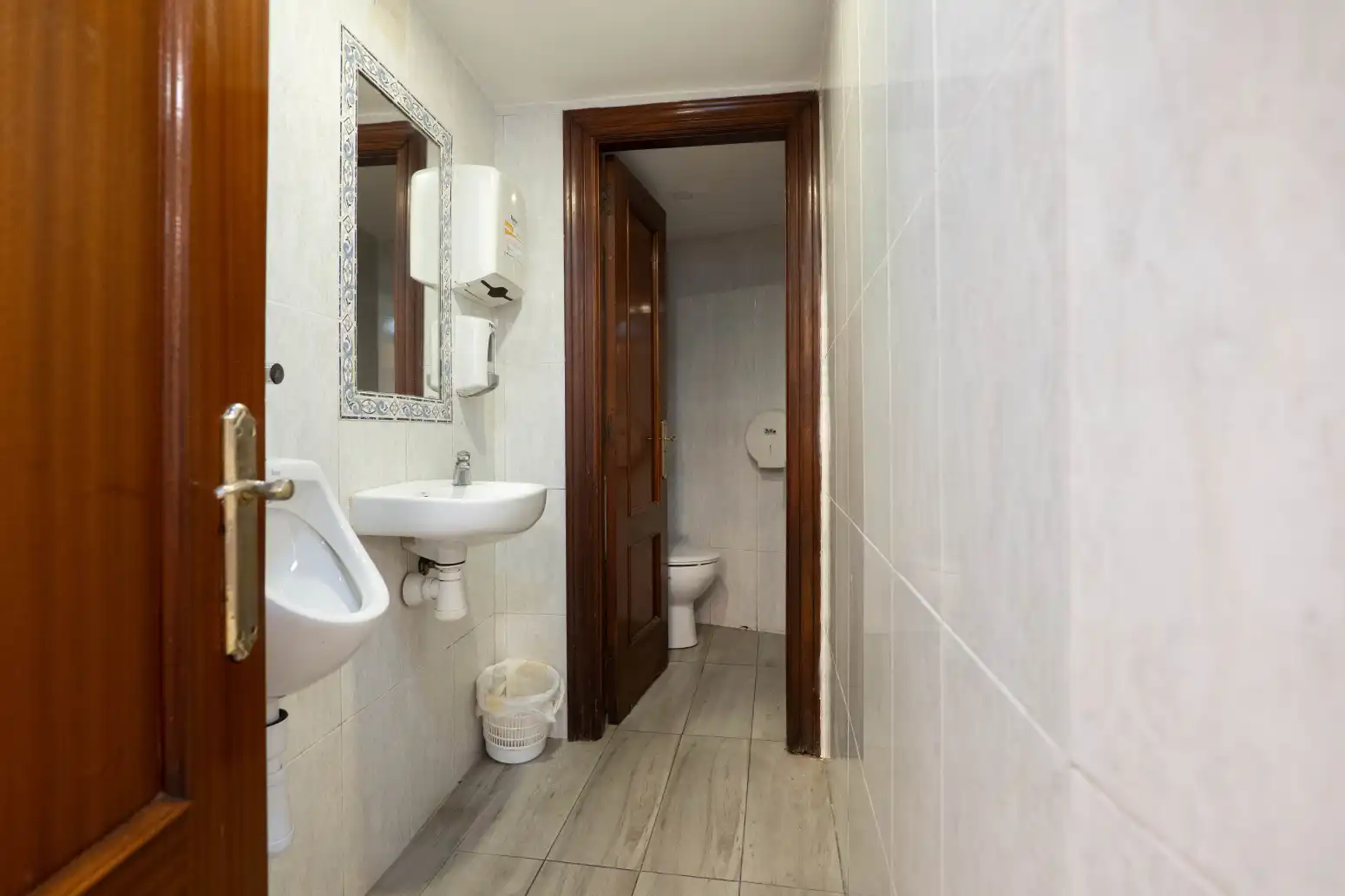 Bany de Local de lloguer en Gijón 