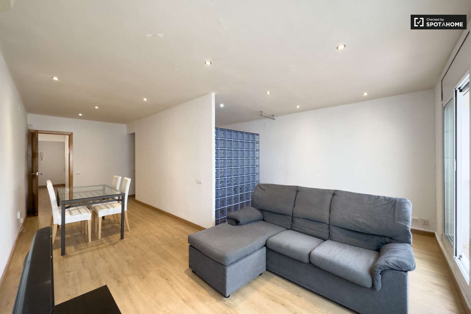 Apartment to share in El Carmel