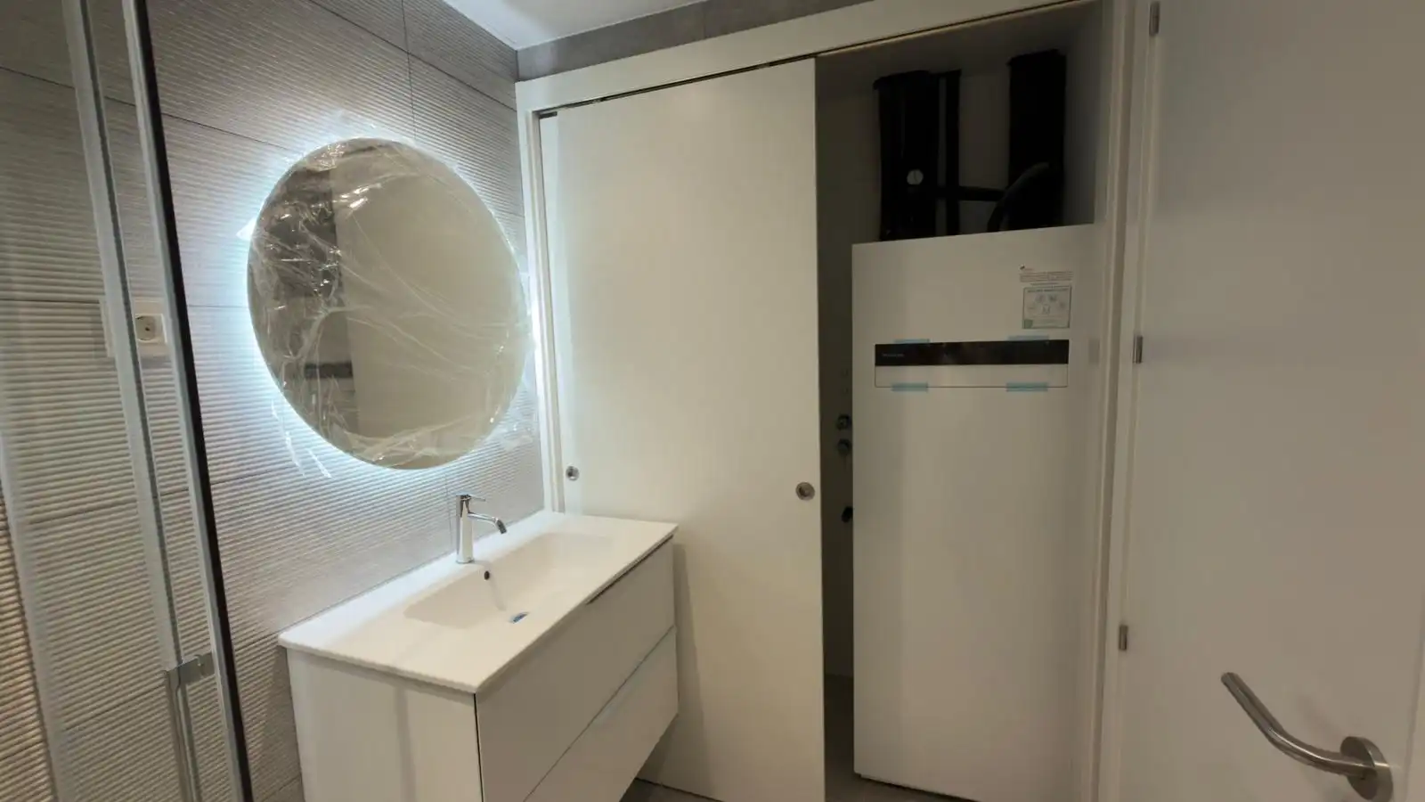 Bathroom of Attic for sale in Esplugues de Llobregat  with Air Conditioner, Heating and Terrace