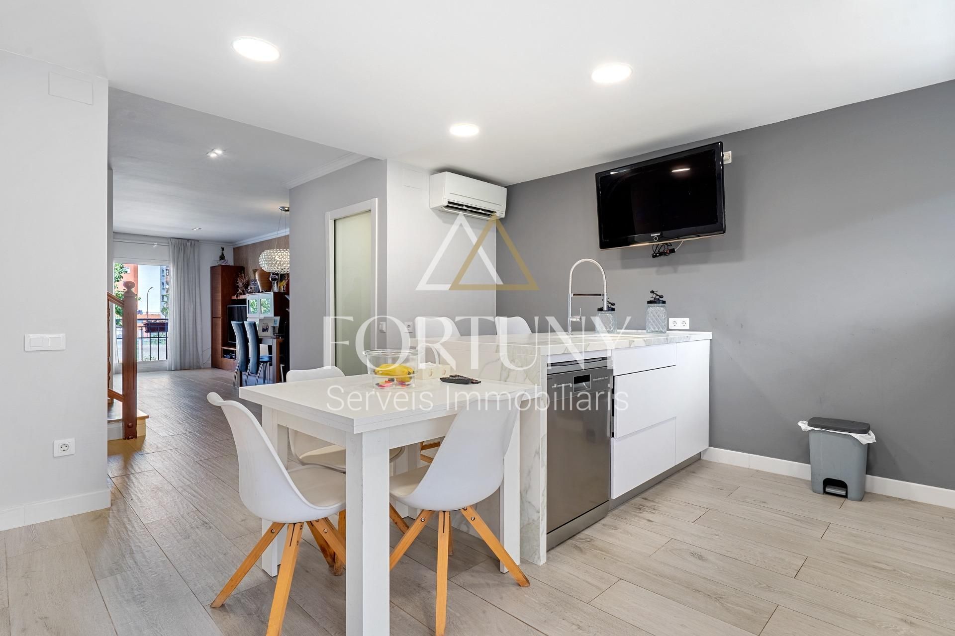 Kitchen of Single-family semi-detached for sale in Reus  with Private garden, Terrace and Balcony