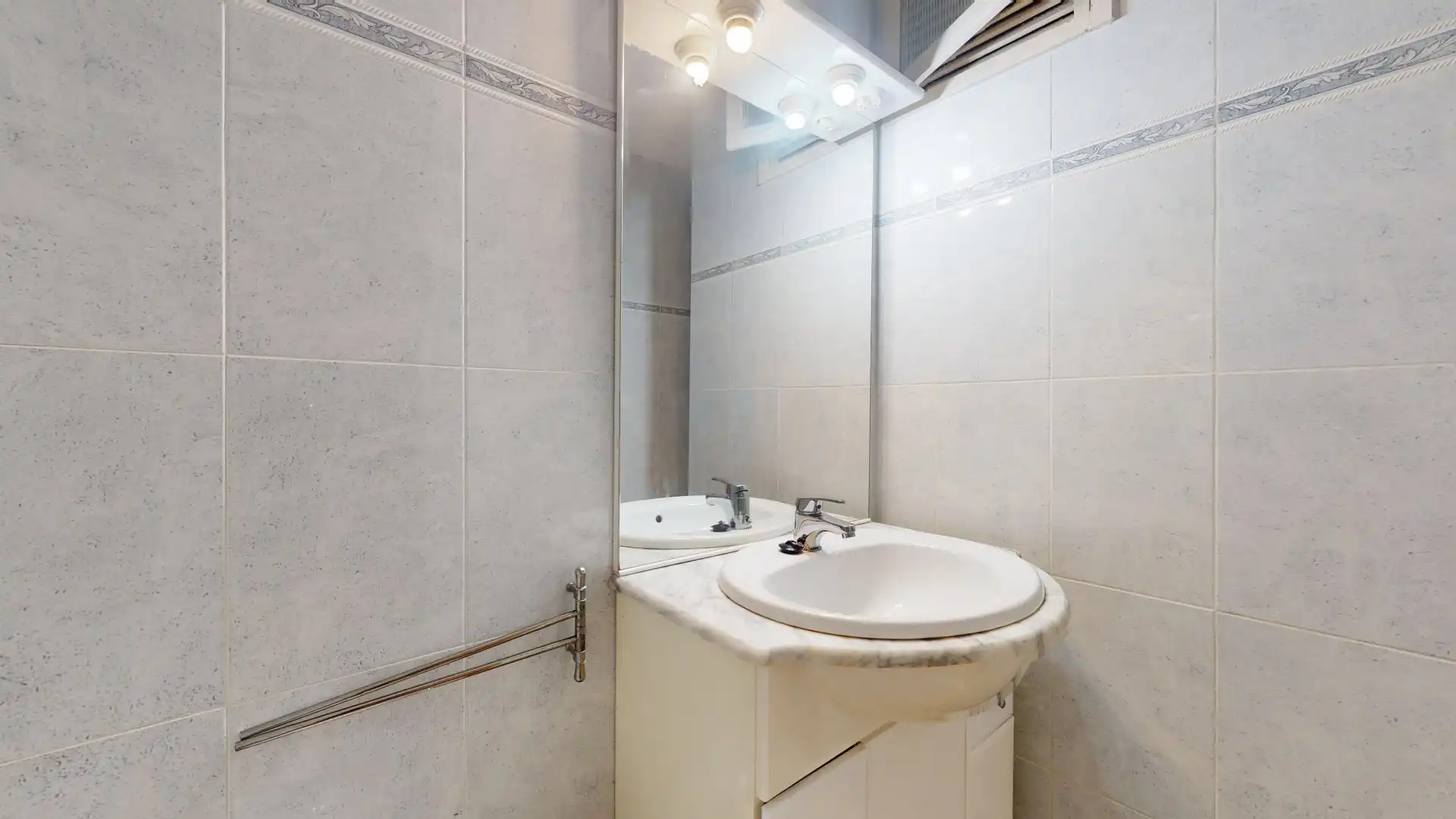 Bathroom of Flat for sale in Castell d'Aro, Platja d'Aro i s'Agaró  with Terrace