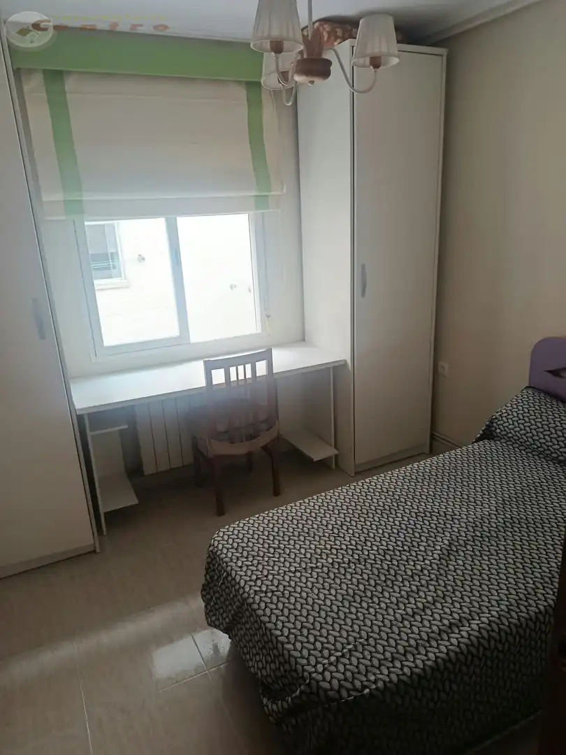 Dormitori de Apartament en venda en Albacete amb Calefacció, Moblat i Balcó