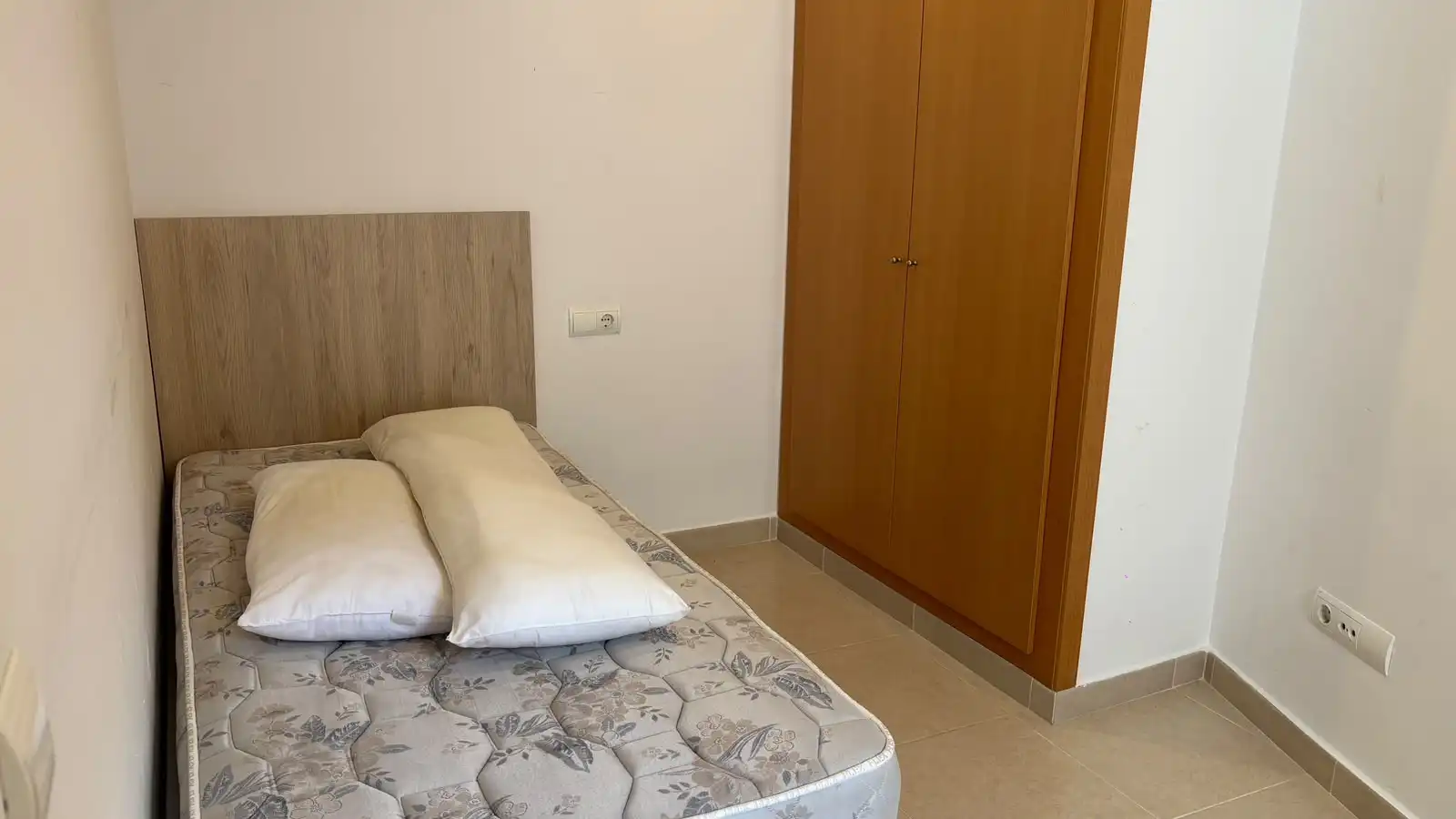 Bedroom of Flat for rent in El Pedró
