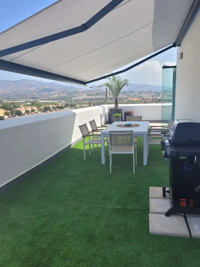 Terraza de Ático en venta en Vélez-Málaga con Aire acondicionado, Piscina y Internet