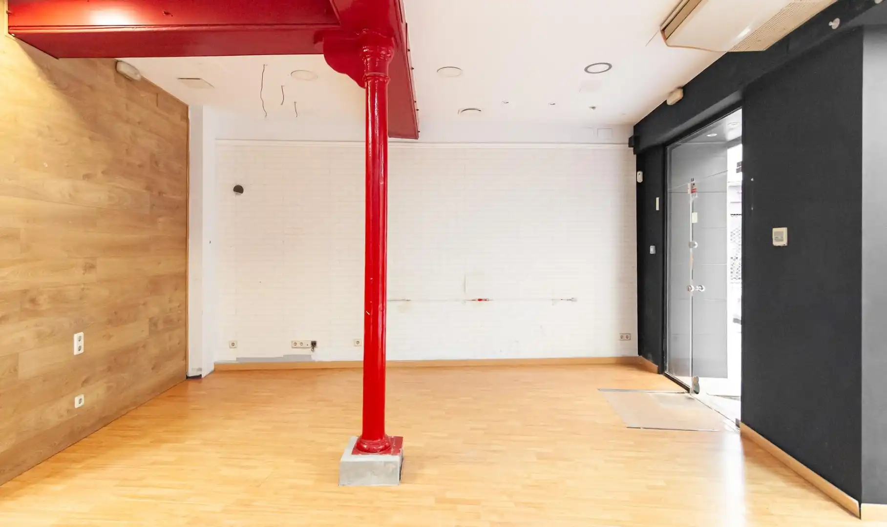 Local comercial de lloguer a Carrer Cort, imagen 6
