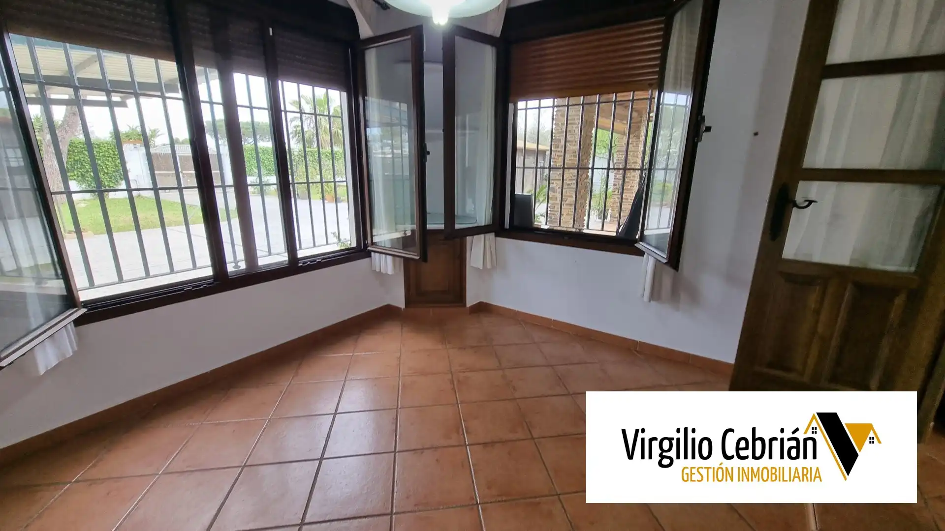 Casa o xalet en venda en Chipiona amb Aire condicionat, Jardí privat i Terrassa