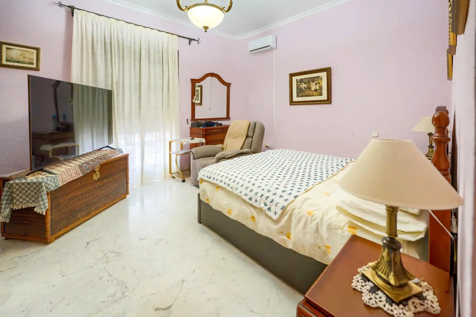 Bedroom of Houses for sale in Espartinas  with Air Conditioner, Private garden and Terrace