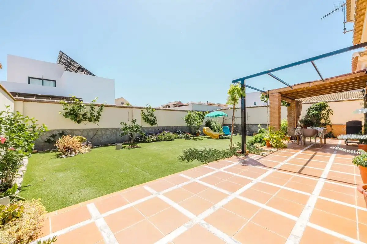 Casa amb terrassa en venda a Calle Avenida de los Pradillos, imagen 2