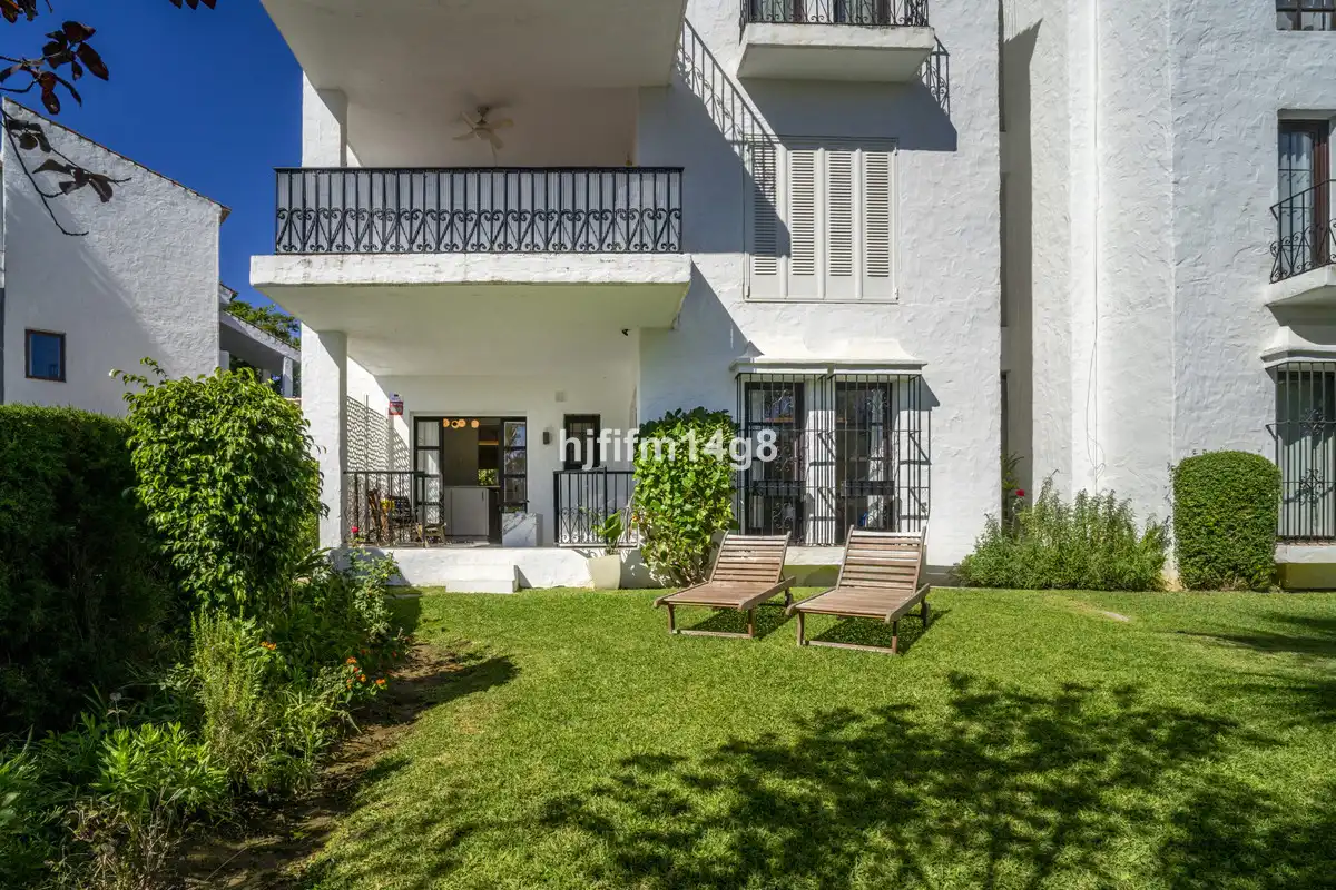 Flat for sale in Nueva Andalucía