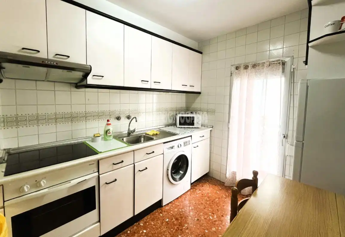 Küche von Wohnung zum Verkauf in Zaragoza mit Klimaanlage, Heizung und Balkon