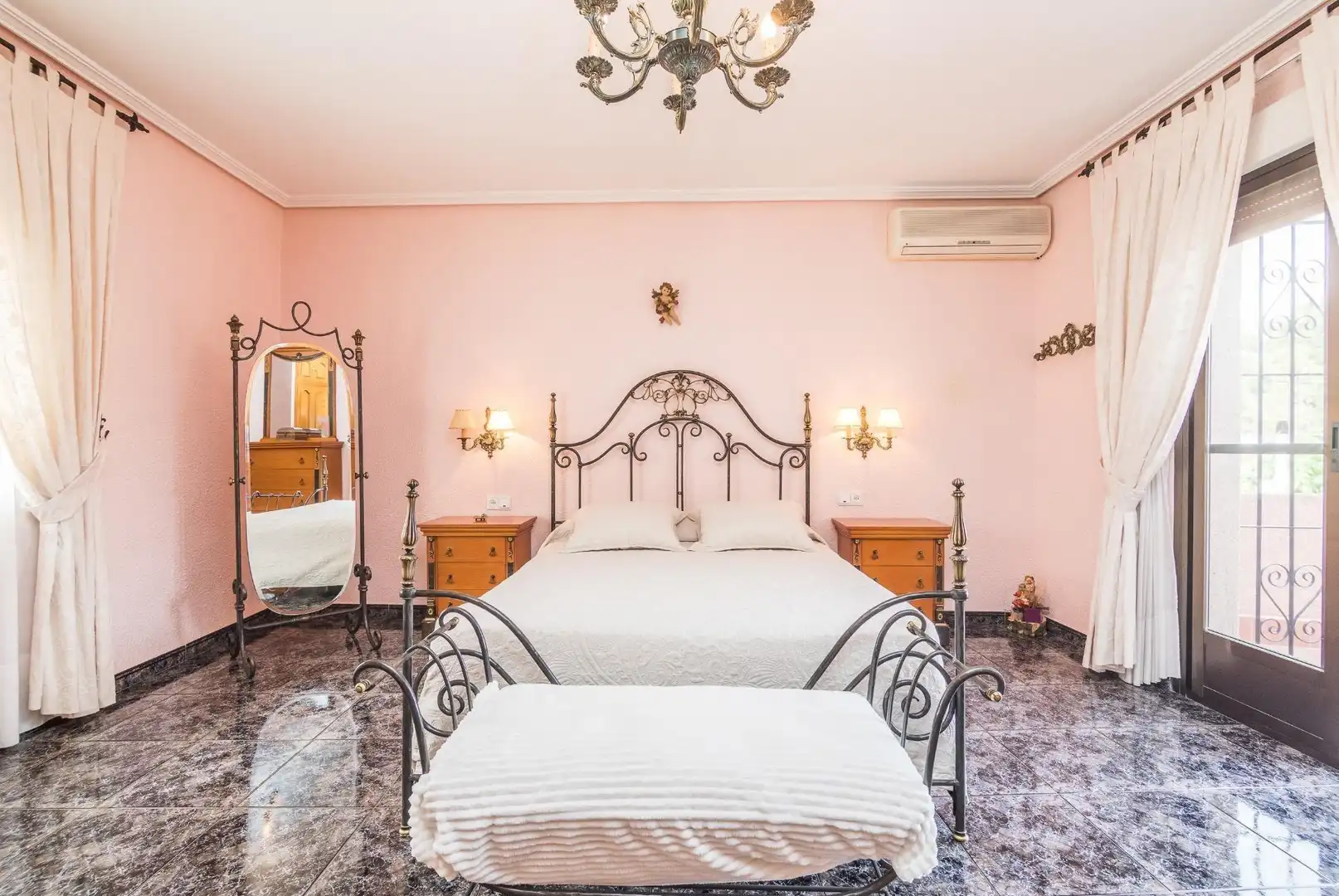 Schlafzimmer von Haus oder Chalet zum Verkauf in Elche / Elx mit Klimaanlage, Privatgarten und Terrasse