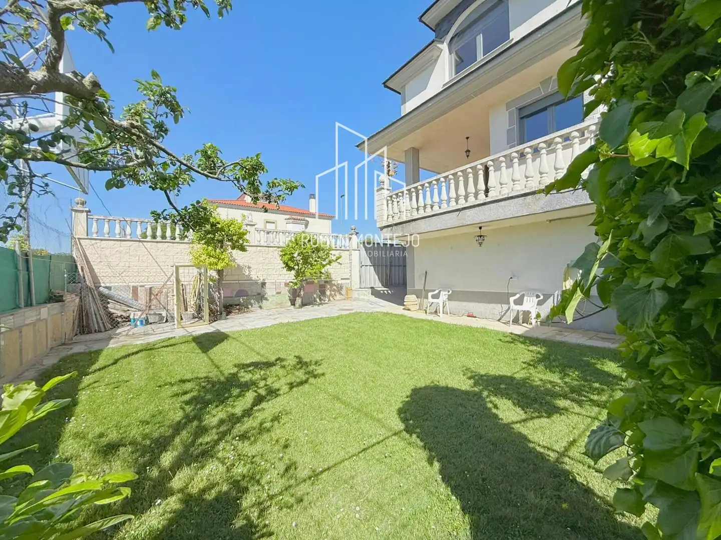 Jardí de Casa adosada en venda en Cabrerizos amb Calefacció, Jardí privat i Terrassa