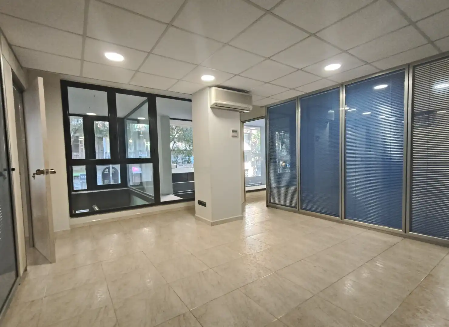 Local en venda en Barcelona amb Aire condicionat