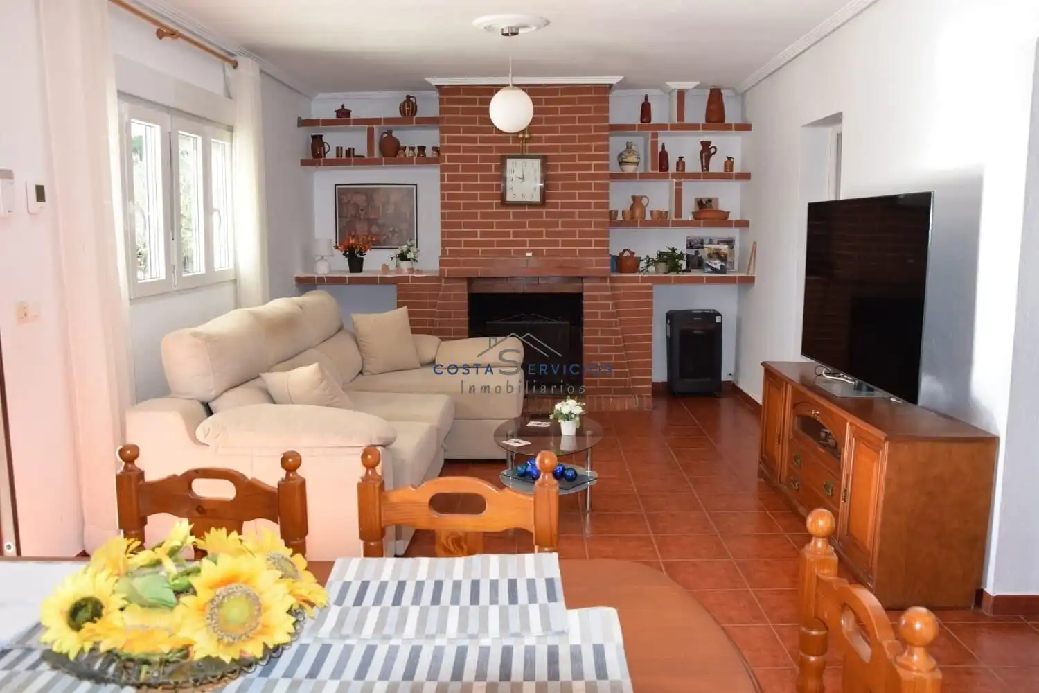 Sala d'estar de Finca rústica en venda en Gibraleón amb Aire condicionat, Terrassa i Piscina