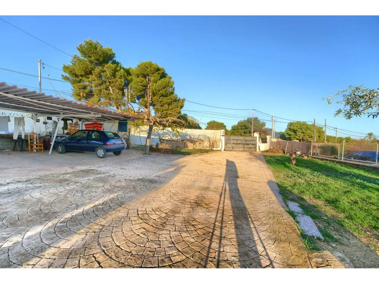 Vista exterior de Casa o xalet en venda en Vilanova i la Geltrú amb Aire condicionat i Jardí privat