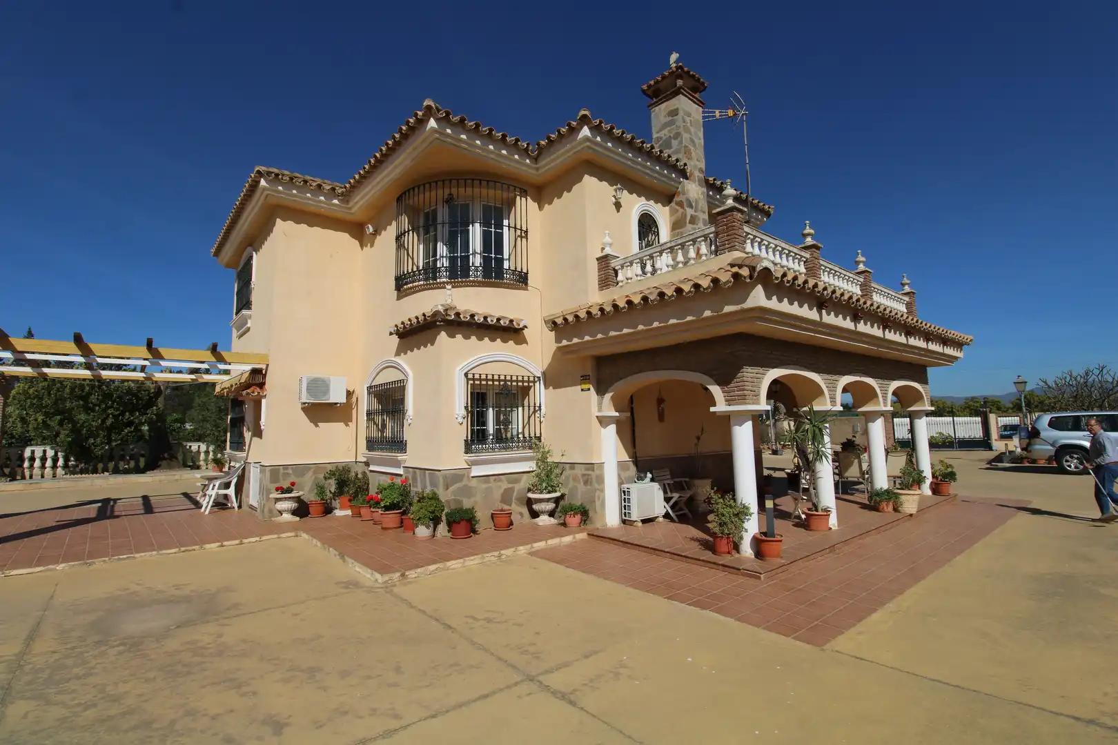 Außenansicht von Country house zum Verkauf in Alhaurín de la Torre mit Klimaanlage, Heizung und Privatgarten