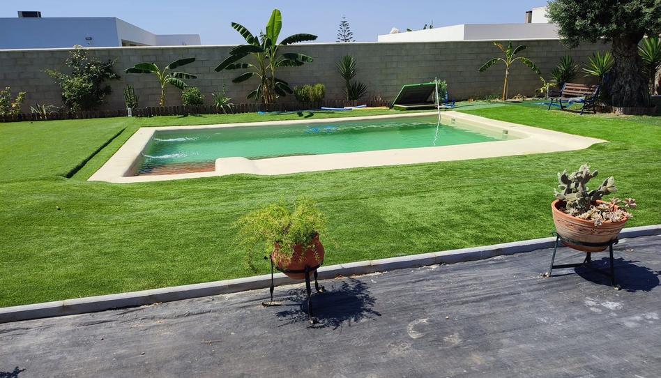 Foto 1 de Casa o chalet en venta en Urbanizacion Urbanización Federico Echaguy, Entrenúcleos, Sevilla
