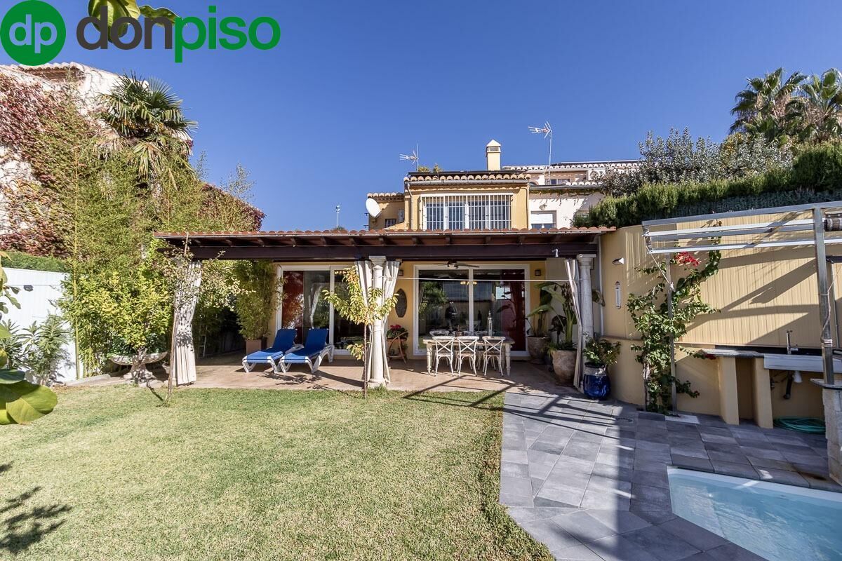 Haus oder Chalet zum Verkauf in Calle ZORAYA, Camino de los Neveros - Serrallo