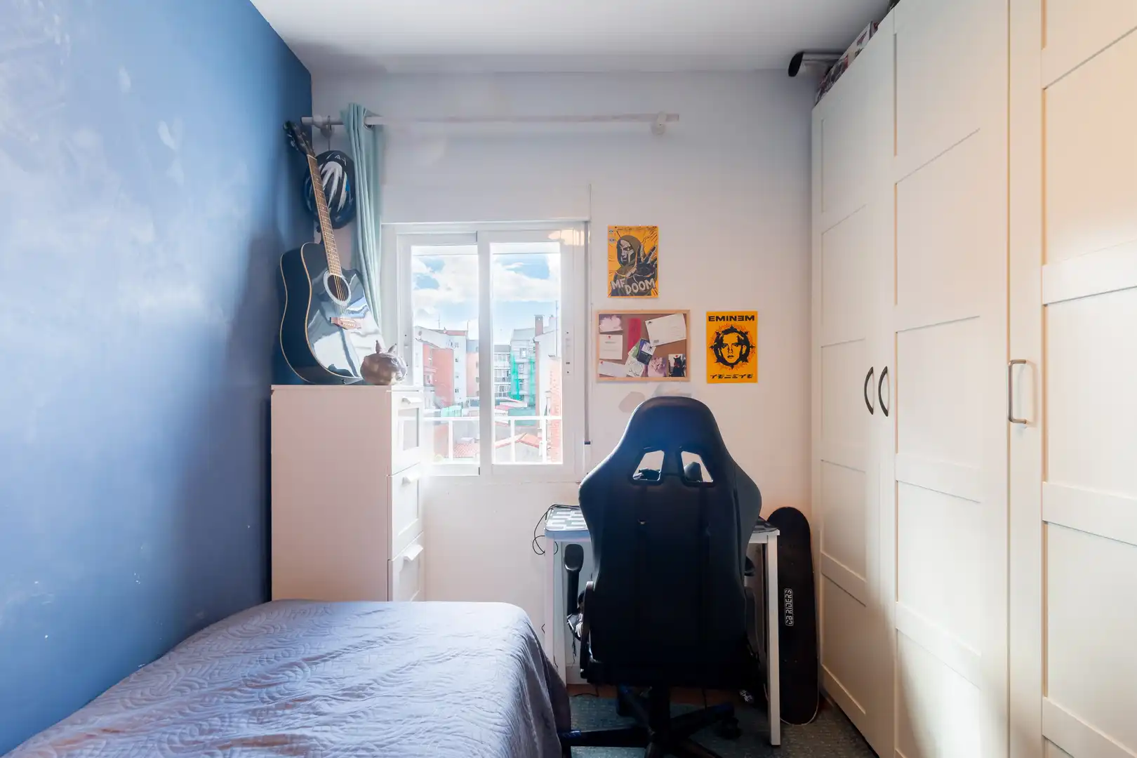Habitación de Piso en venta en Madrid con Balcón