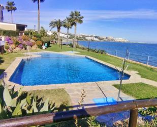 Piscina de Casa adosada en venda en Estepona amb Aire condicionat, Terrassa i Piscina