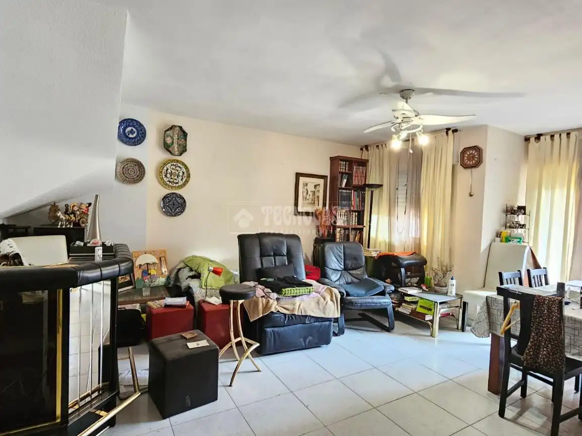 Living room of Duplexes for sale in Zaragoza  with Heating, Terrace and Storage room