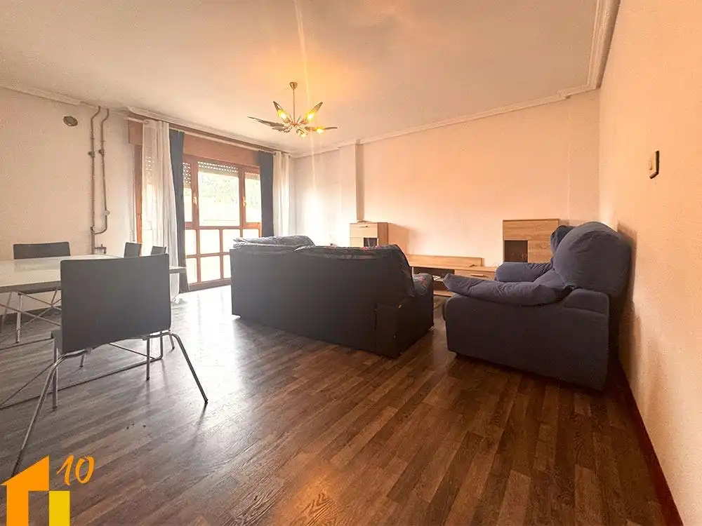 Wohnzimmer von Einfamilien-Reihenhaus zum Verkauf in Belorado mit Heizung und Terrasse