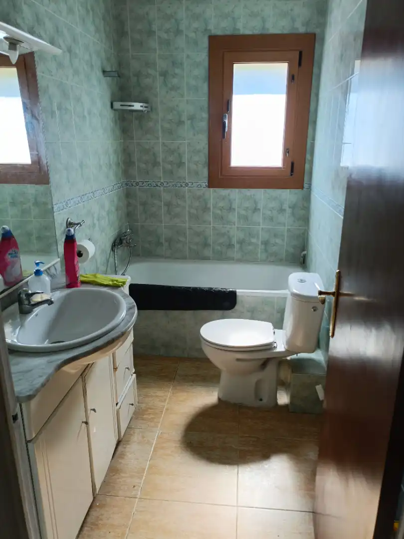 Bany de Casa o xalet en venda en Girona amb Calefacció, Jardí privat i Parquet