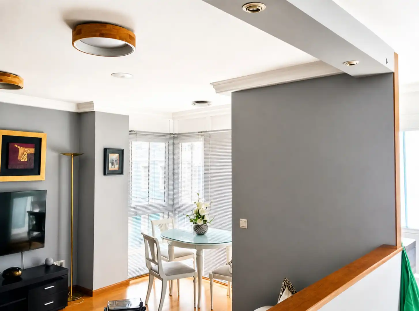 Menjador de Apartament en venda en A Coruña Capital  amb Calefacció, Parquet i Traster