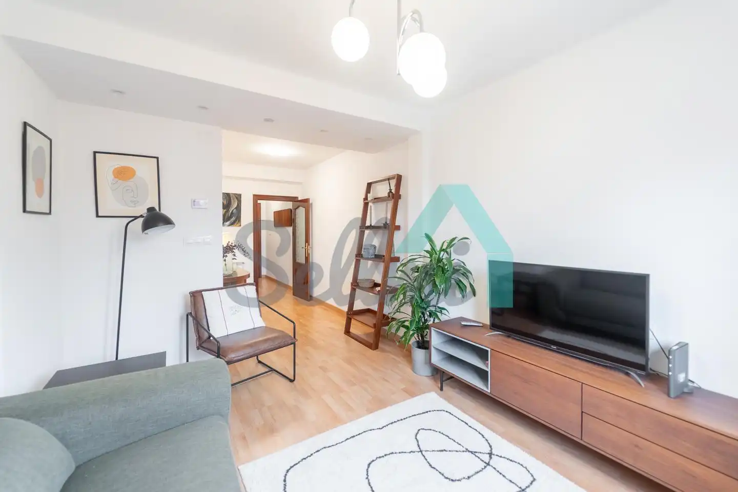 Living room of Flat for rent in Oviedo   with Heating, Furnished and Internet