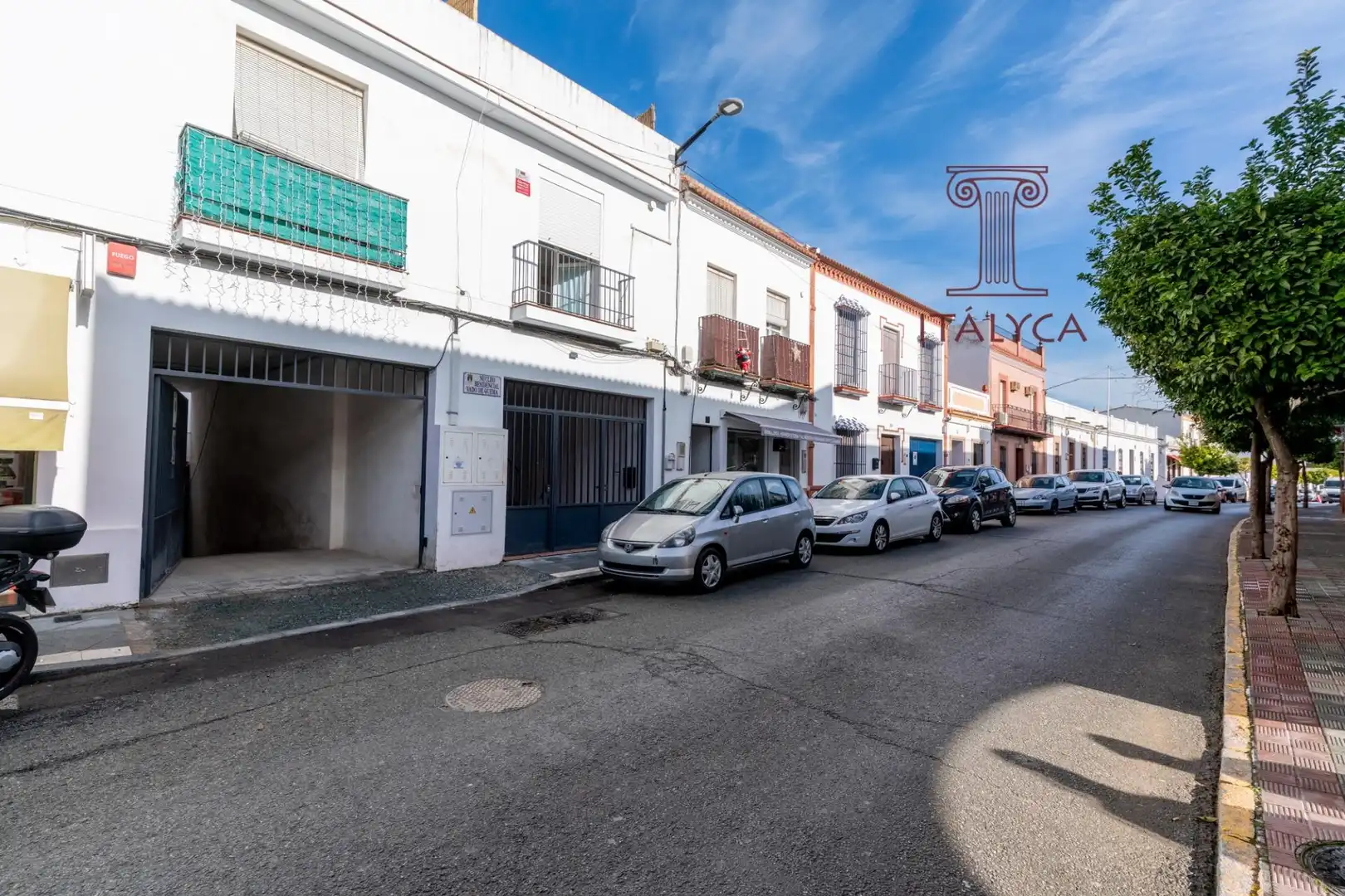 Vista exterior de Casa o chalet en venta en Aznalcázar con Aire acondicionado y Balcón